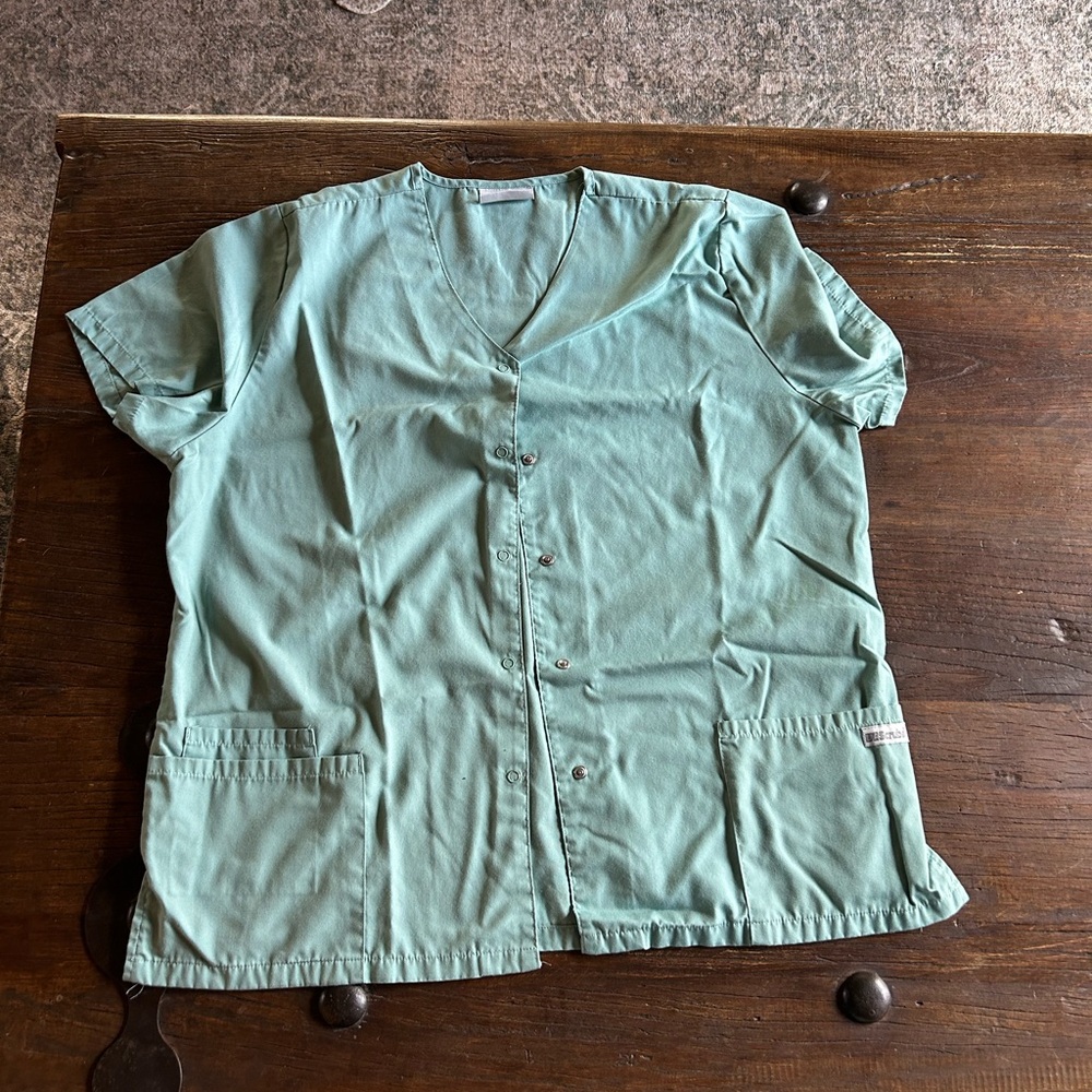 Uniform Advantage Seafoam Green Short Sleeve Scrub Top